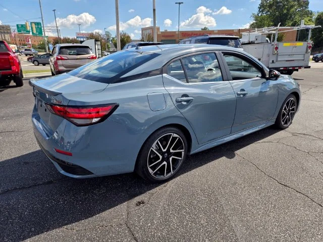 Used 2025 Gray Nissan SR image 8