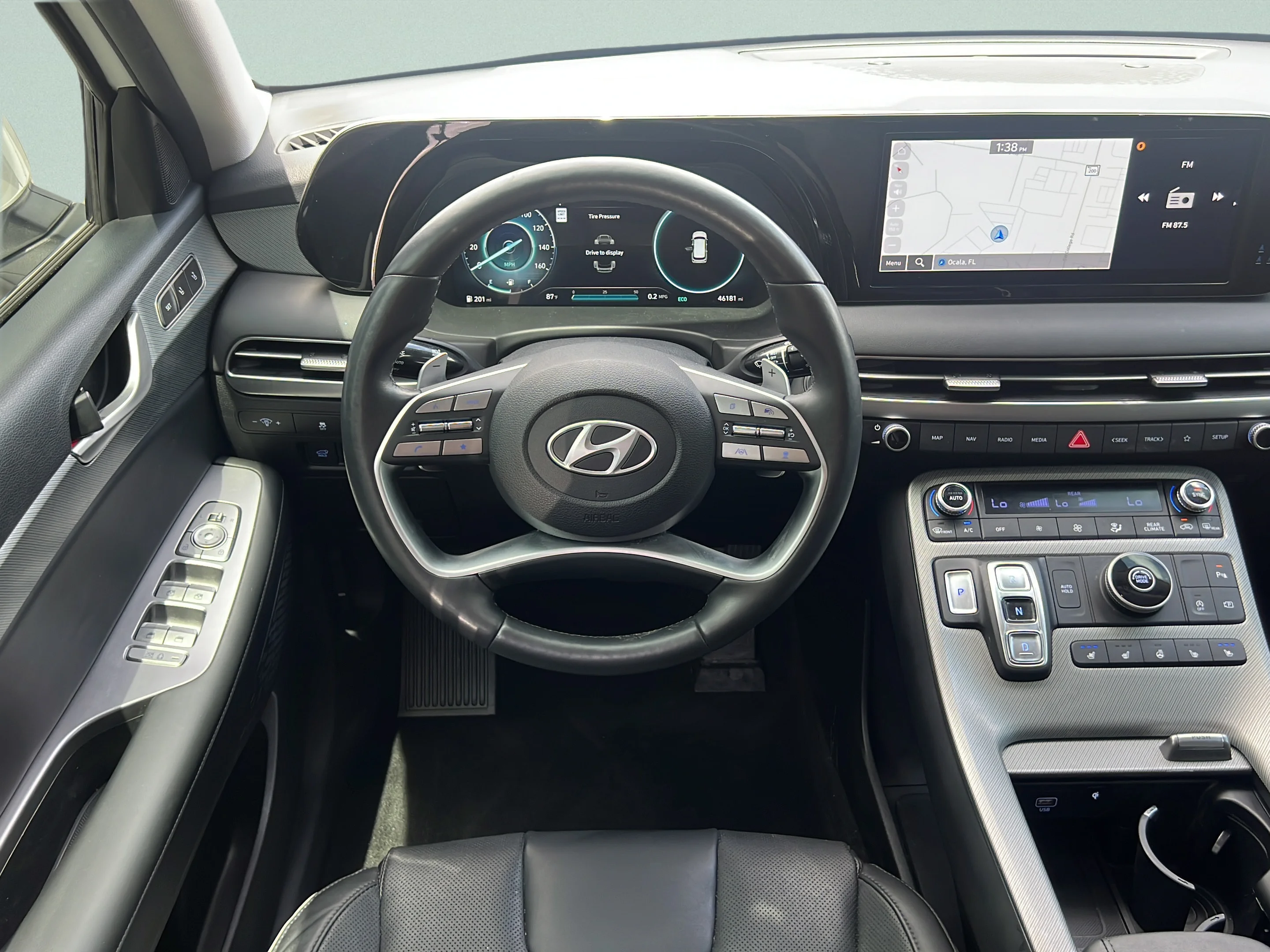 Used 2024 Hyper White Hyundai SEL 7P image 12