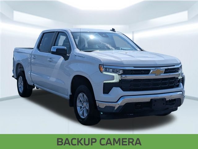 Used 2025 White Chevrolet LT image 9