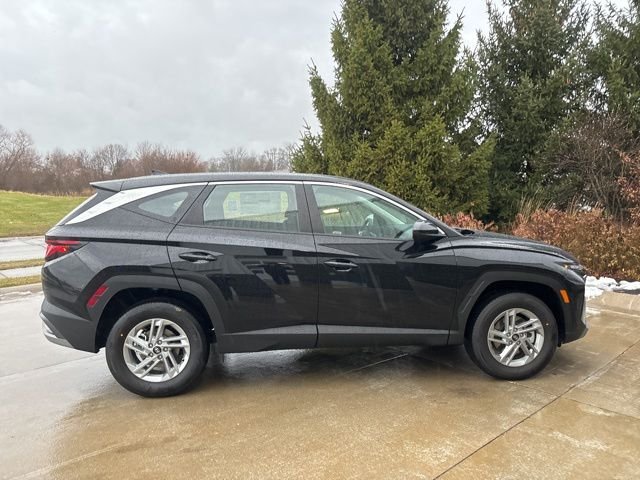 New 2026 Phantom Black Hyundai SE image 5