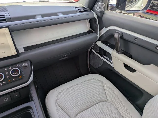 Used 2023 Fuji White Land Rover First Edition image 16