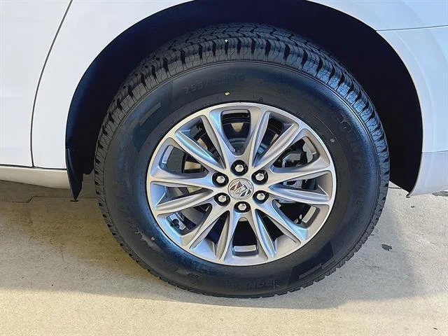 Used 2024 White Frost Tricoat Buick Essence image 62