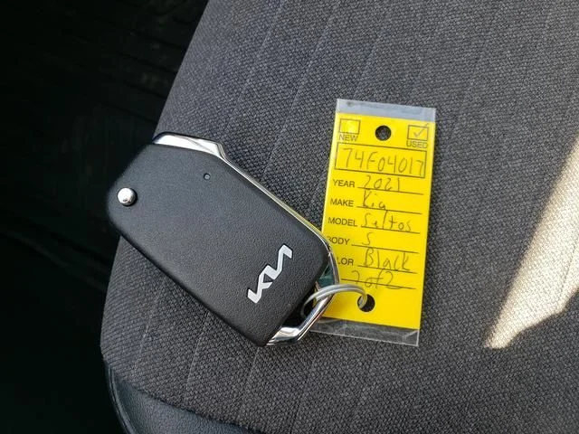 Used 2021 Black Kia S image 24