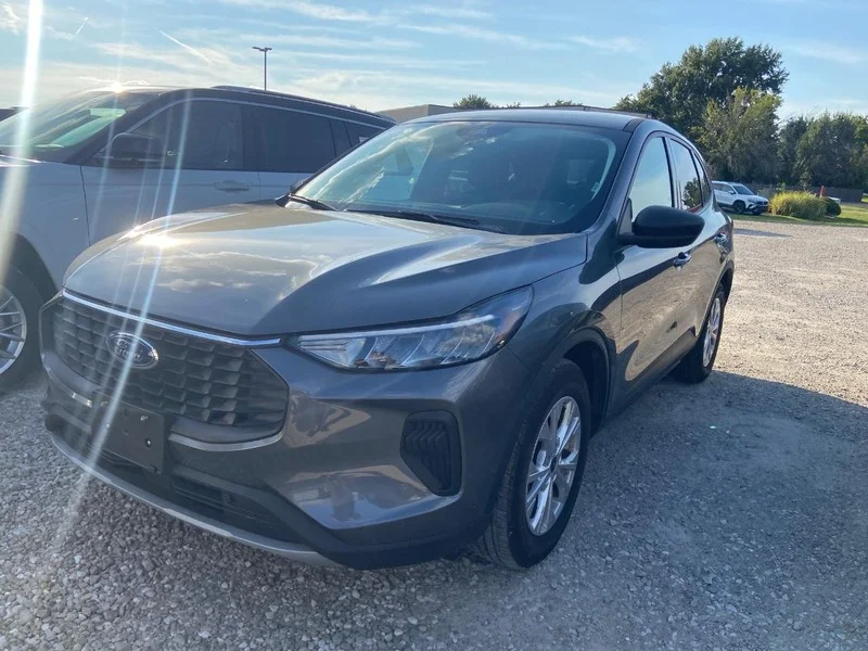 Used 2025 Carbonized Gray Metallic Ford Active image 3