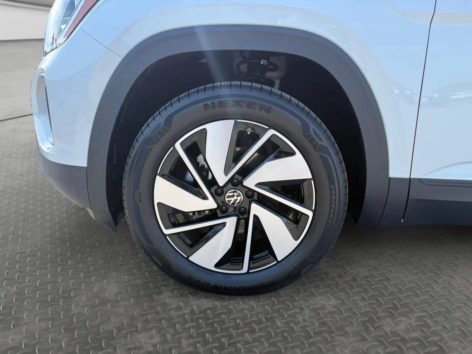 2026 Volkswagen Atlas SE w/Tech - Photo 9