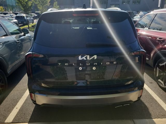 Used 2025 Midnight Kia EX image 5