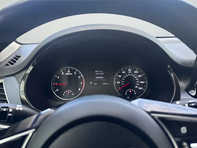 Used 2022 White Kia S image 13
