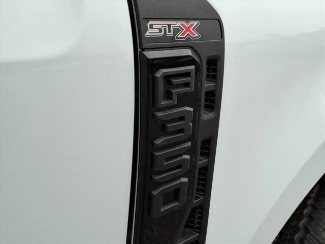 New 2026 Oxford White Ford XL image 28