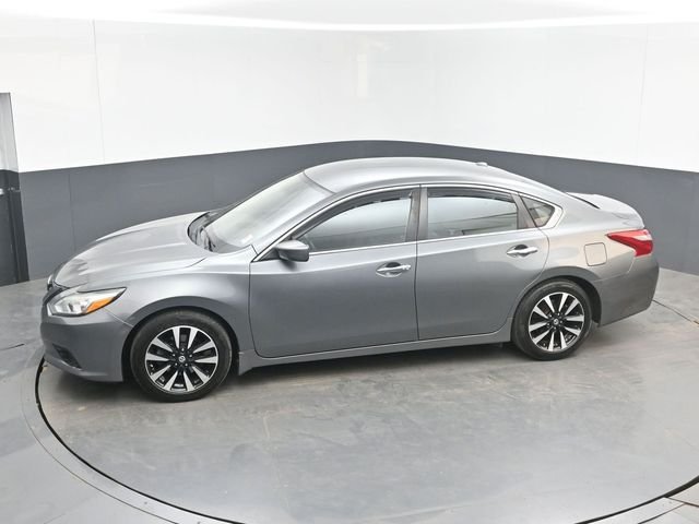 Used 2018 Gray Nissan 2.5 SV image 33