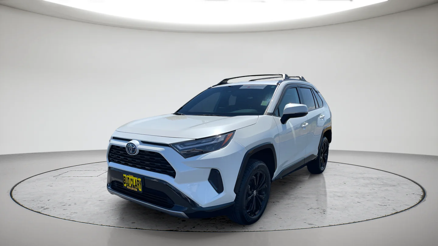2022 Toyota RAV4 SE