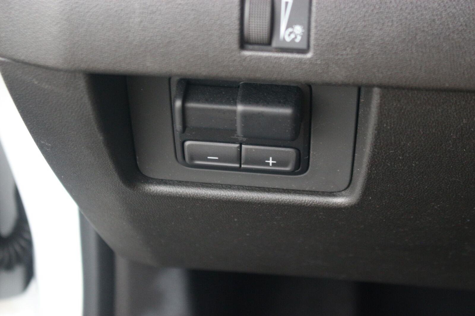 Used 2024 Summit White Chevrolet LT image 30