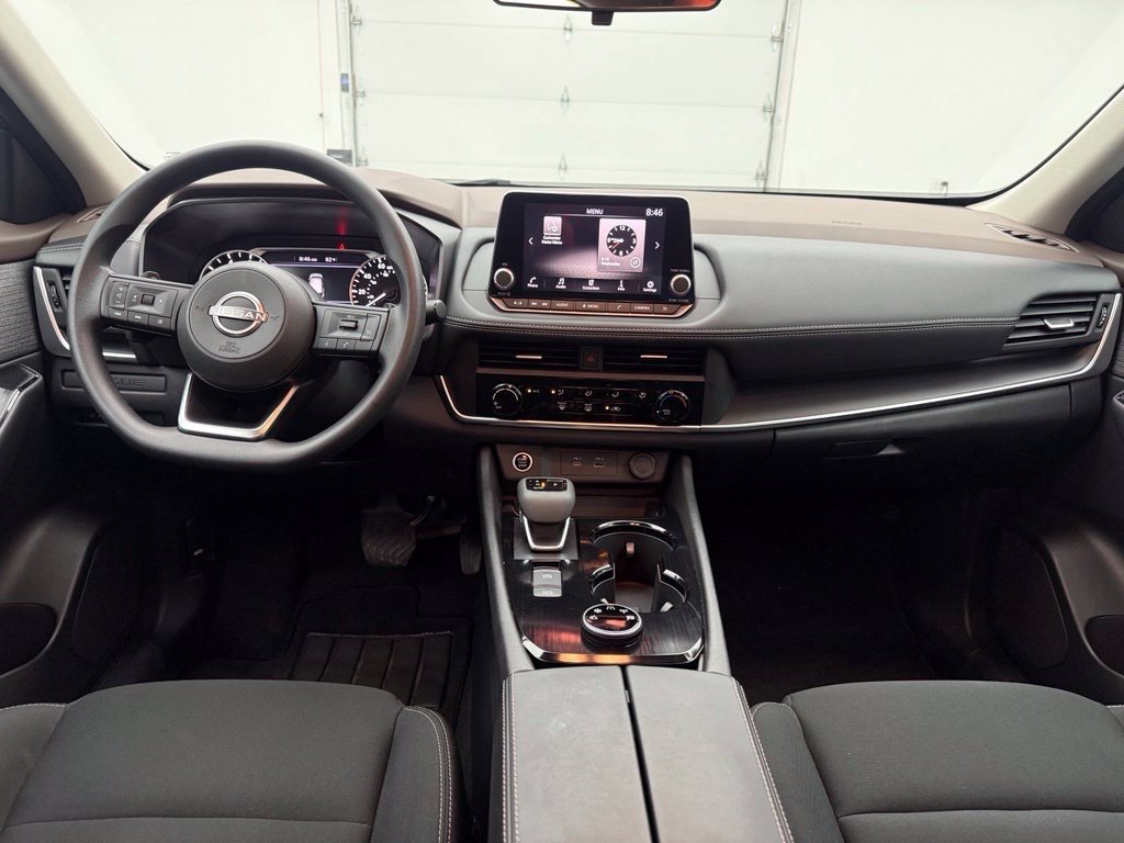 Used 2023 Blue Nissan S image 4