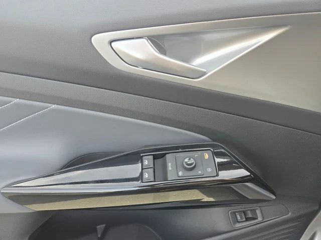 New 2025 Silver Volkswagen Pro S image 9
