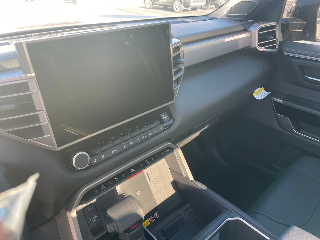 2026 Toyota Tundra Limited - Photo 18