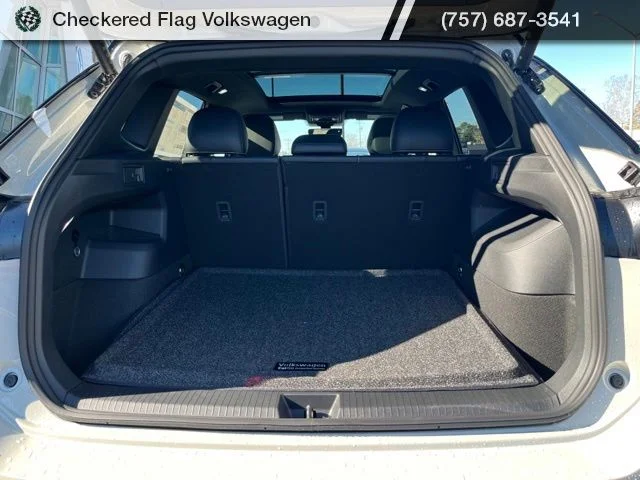 New 2026 Gray Volkswagen 2.0T SE R-Line Black image 31