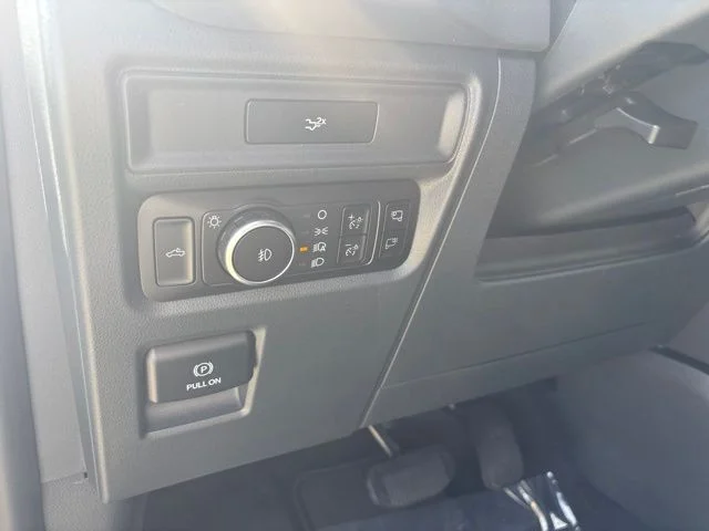 New 2026 Oxford White Ford XLT image 18