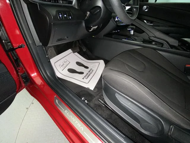 Used 2023 Red Hyundai SEL image 12