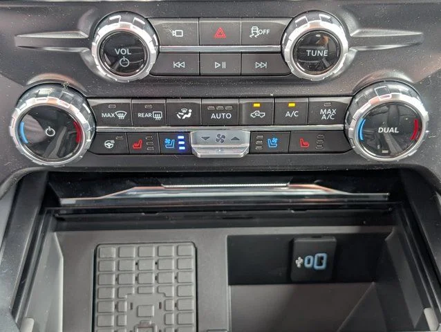 New 2026 Star White Metallic Tri-Coat Ford F-250® Lariat® image 19