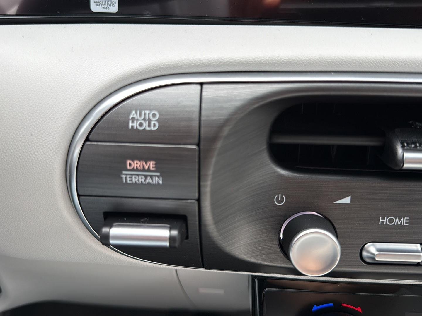 New 2026 Ecotronic Gray Pearl Hyundai SE AWD image 30