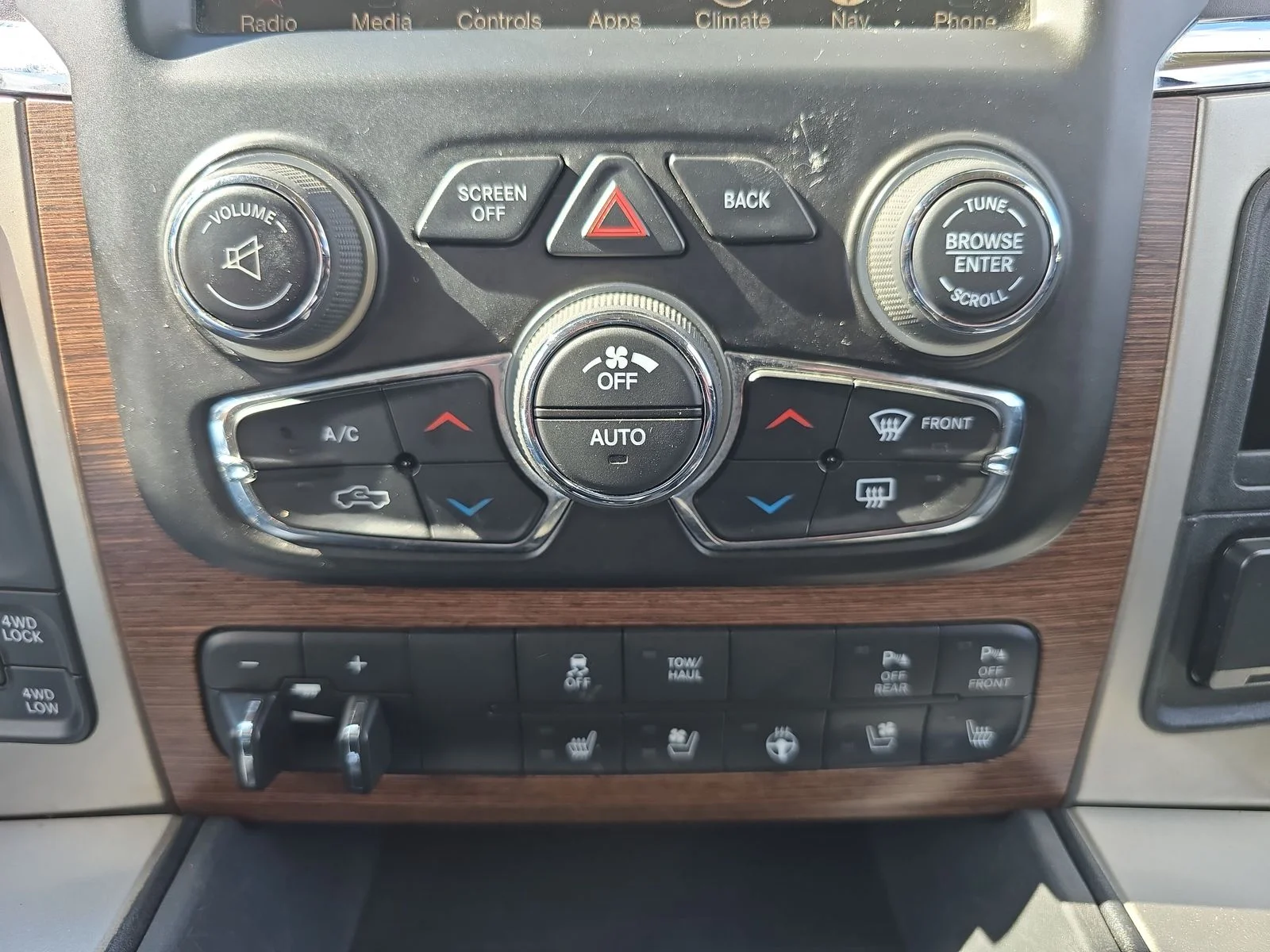 2016 RAM Ram 1500 Pickup Laramie - Photo 14