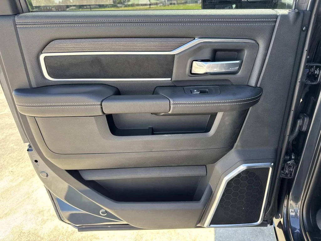 2026 RAM 2500 Laramie - Photo 31