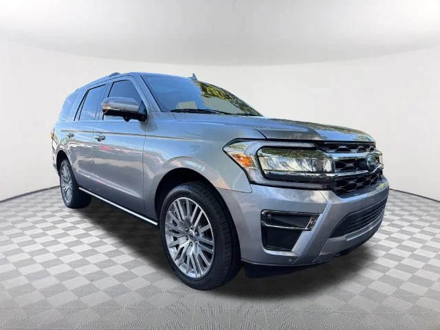 Used 2024 Silver Ford Limited image 3