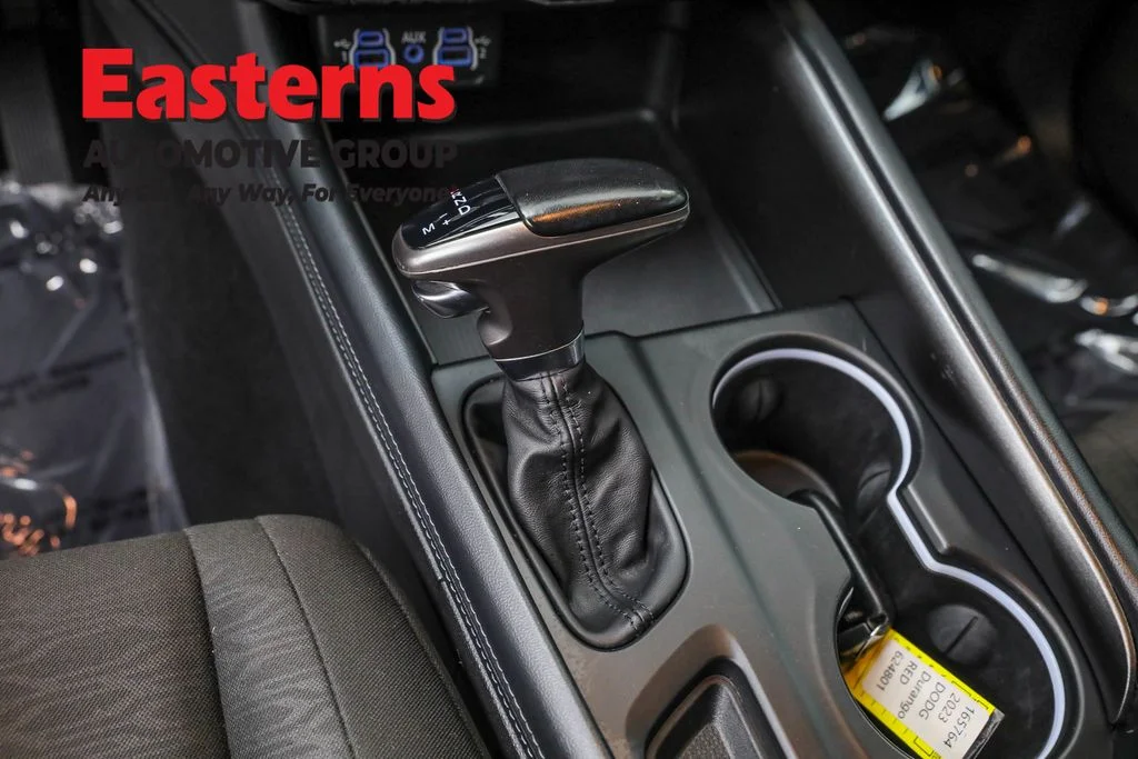 Used 2023 Red Dodge SXT image 13