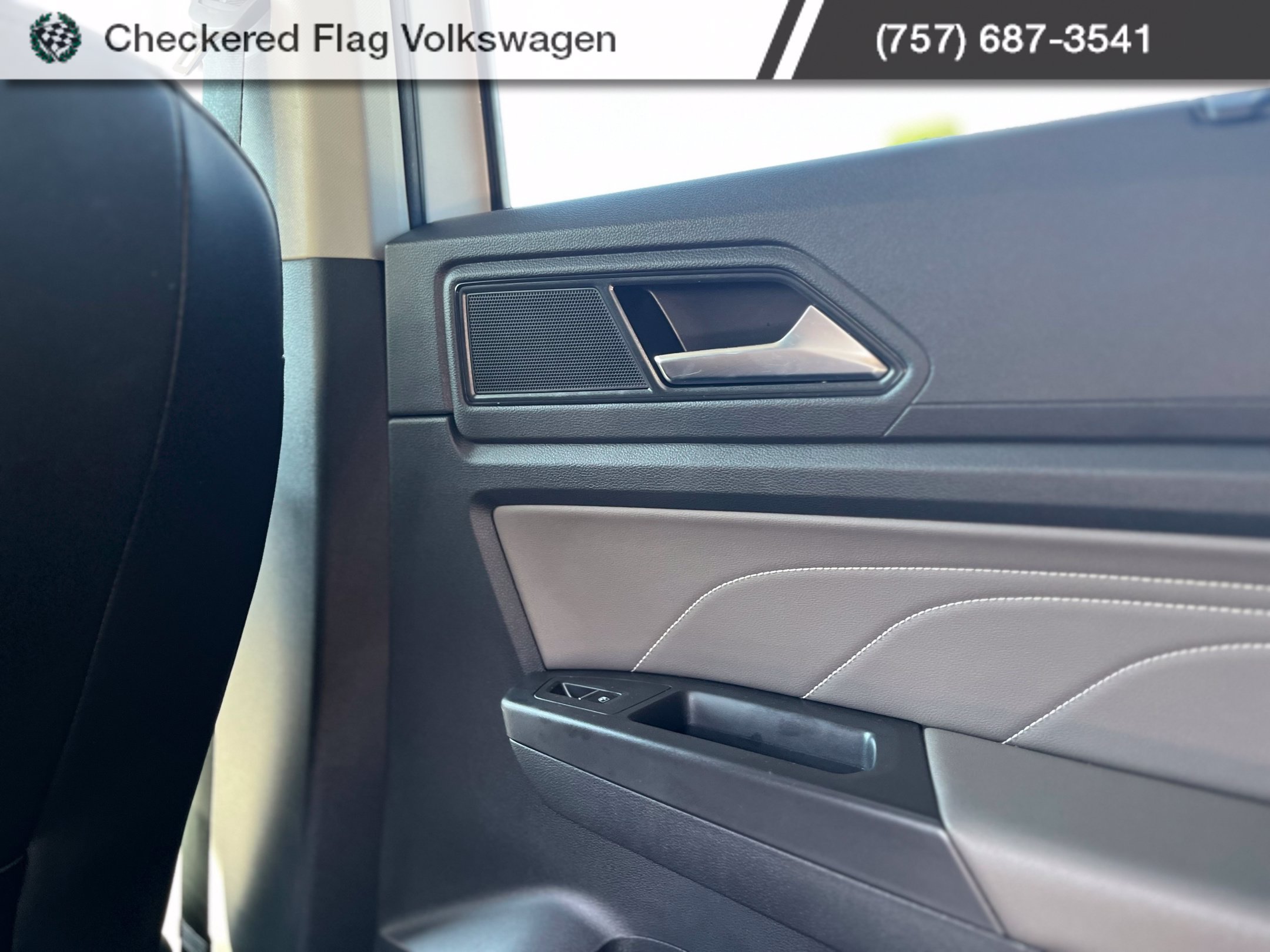 Used 2023 Pure White Volkswagen 2.0T SE image 28