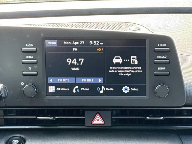 Used 2025  Hyundai SEL Sport image 18