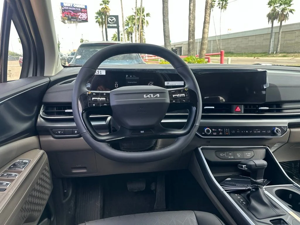 New 2027 White Kia LXS image 10
