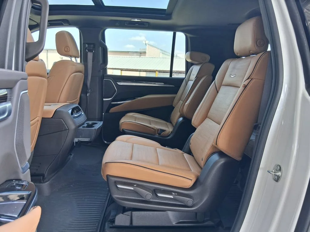 Used 2025 Crystal White Tricoat Cadillac Premium Luxury image 25