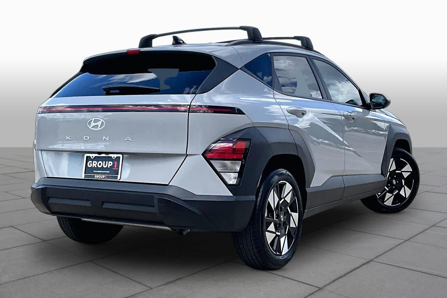 Used 2025 Cyber Gray Metallic Hyundai SEL image 12