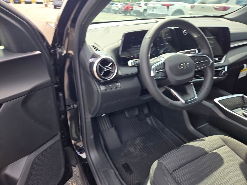 New 2026 Mosaic Black Metallic Chevrolet LT image 14