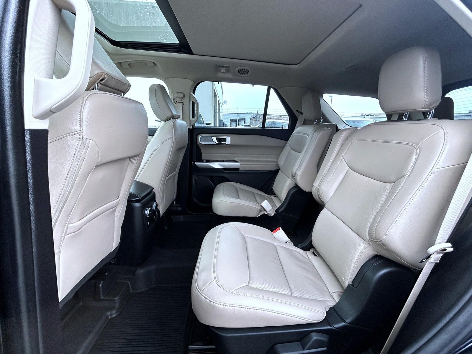 Used 2022 Black Ford Limited image 20