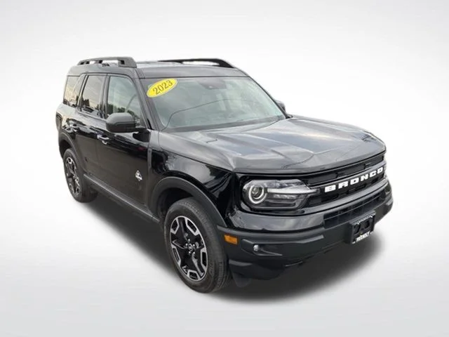 Used 2023 Black Ford Outer Banks image 9