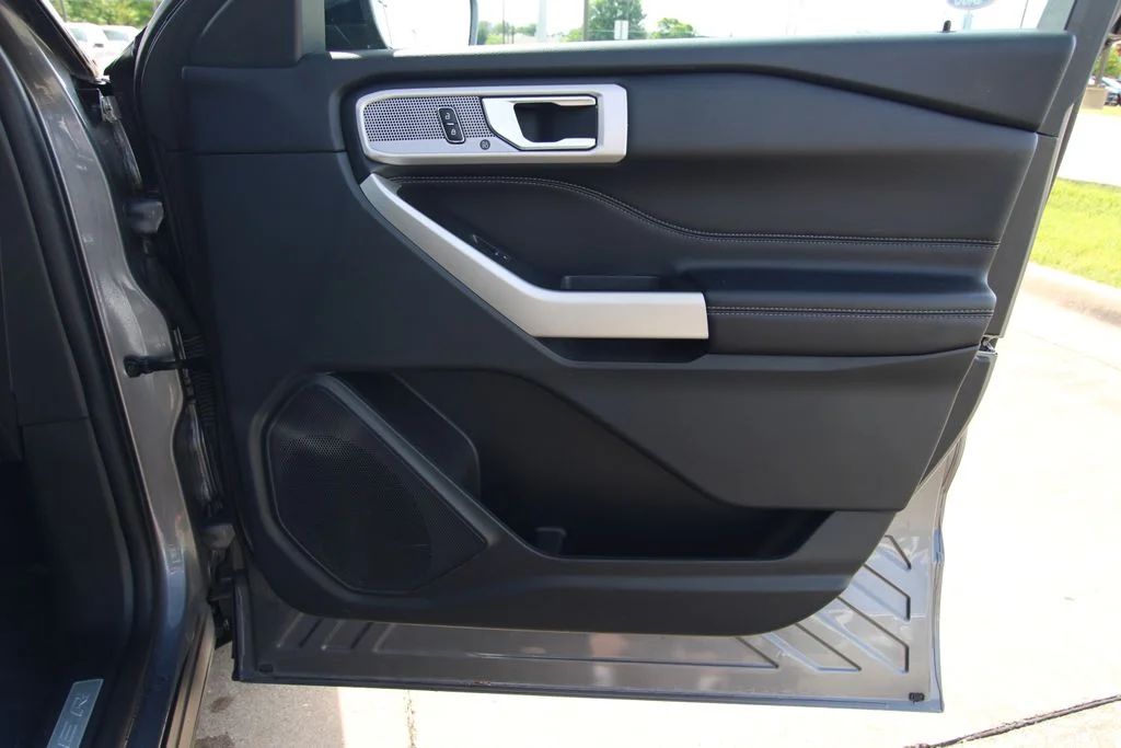 Used 2022 Gray Ford Limited image 44