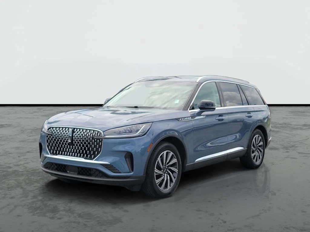 Used 2025 Blue Lincoln Premiere image 2