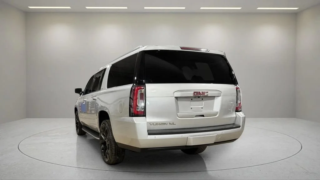 Used 2019 QUICKSILVER METALLIC GMC SLT image 7