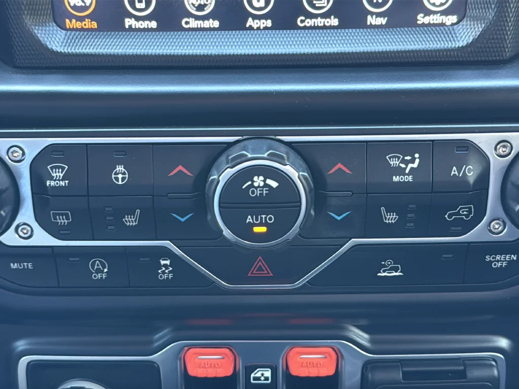 2022 Jeep Gladiator Mojave - Photo 17
