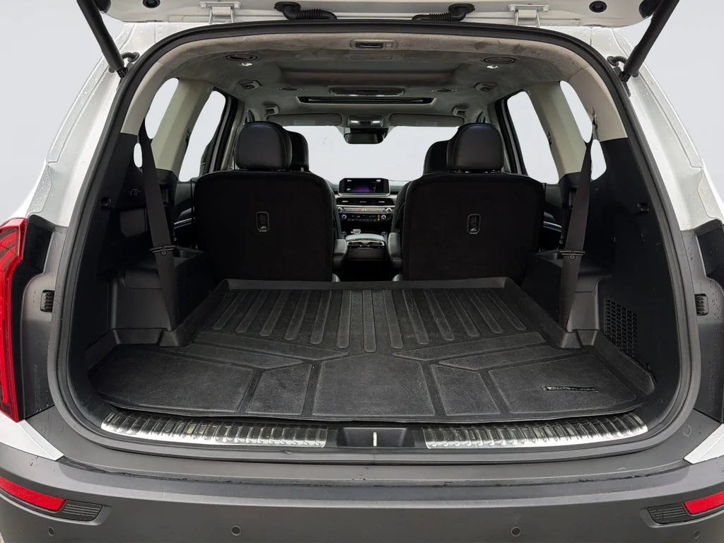Used 2022 White Kia SX image 31