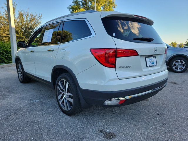 Used 2018 White Diamond Pearl Honda Touring image 4