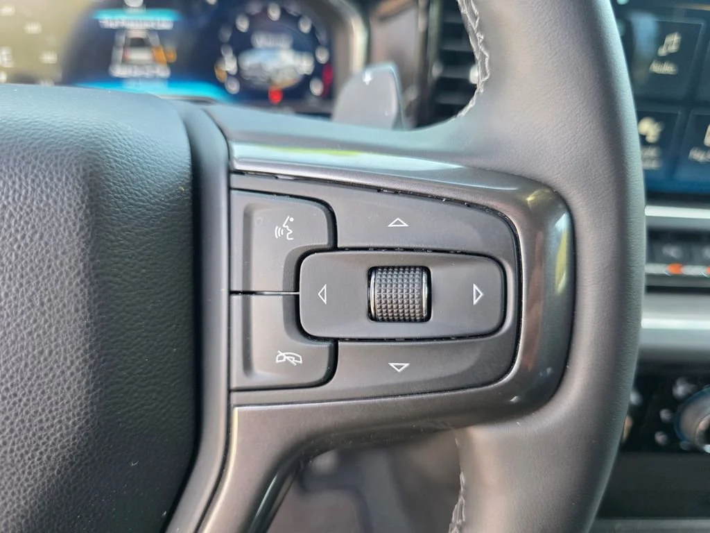 Used 2025 Black Chevrolet High Country image 26