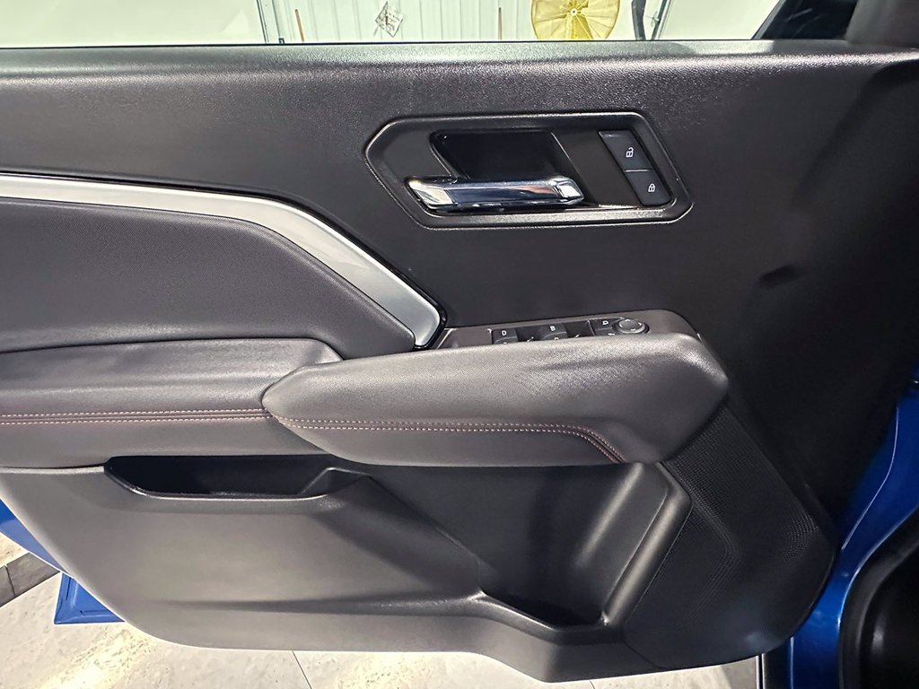Used 2024 Blue Chevrolet Z71 image 21