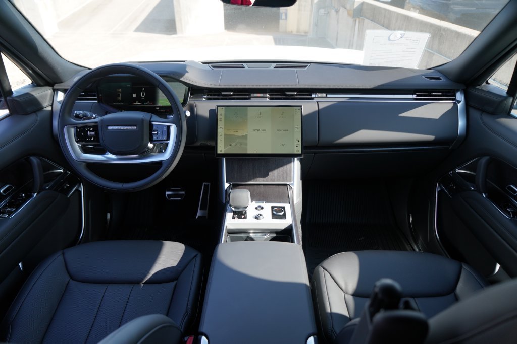 New 2027 Fuji White Land Rover SE image 20
