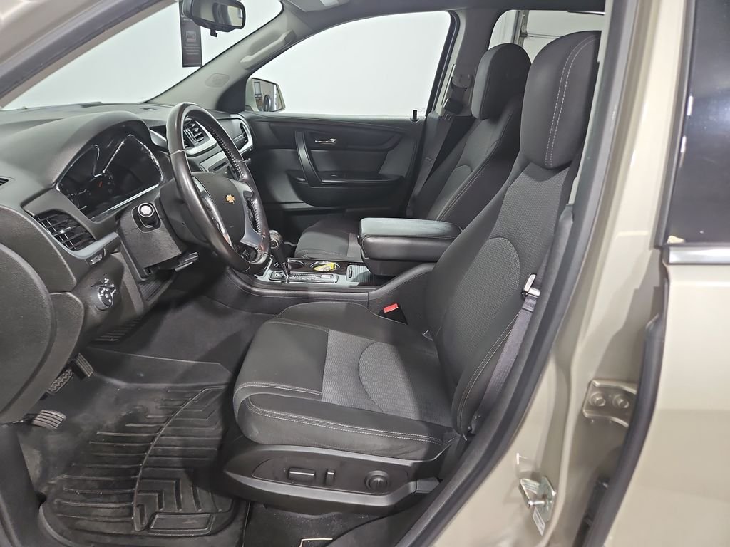 Used 2015 Gold Chevrolet LT image 10