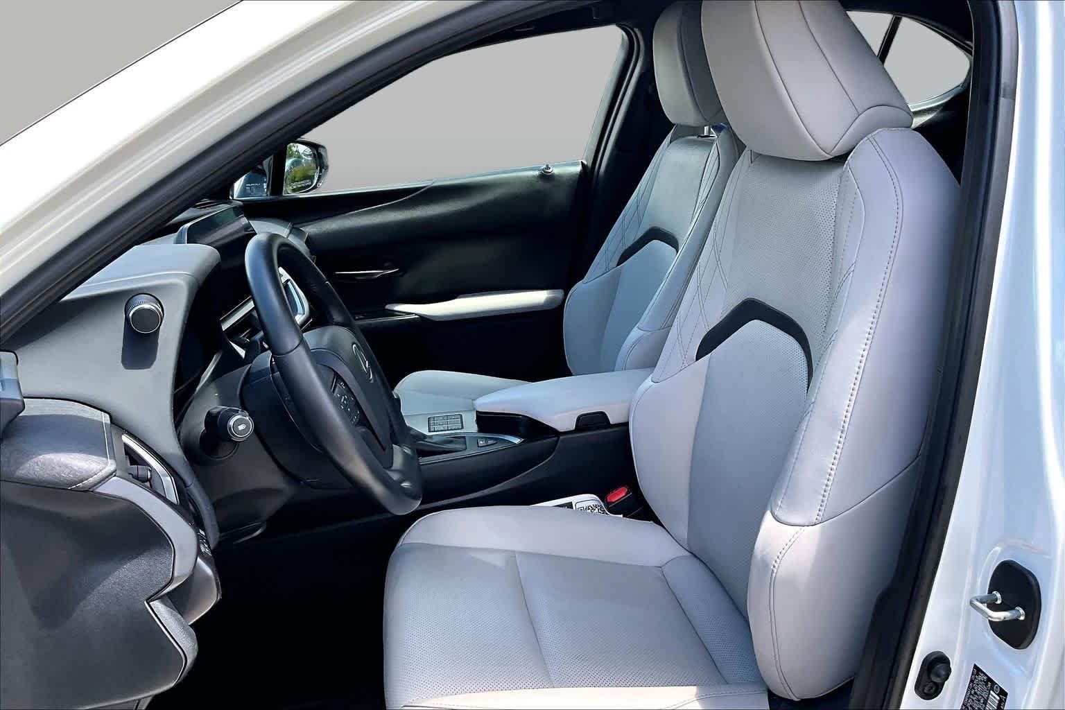 Used 2024 Eminent White Pearl Lexus Premium image 8