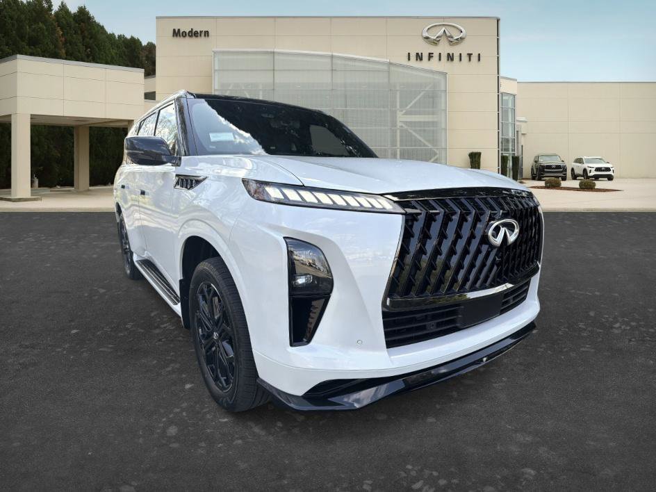 New 2026 2T RADIANT WHIT INFINITI SPORT image 3
