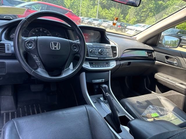 Used 2014 White Honda Sport image 13