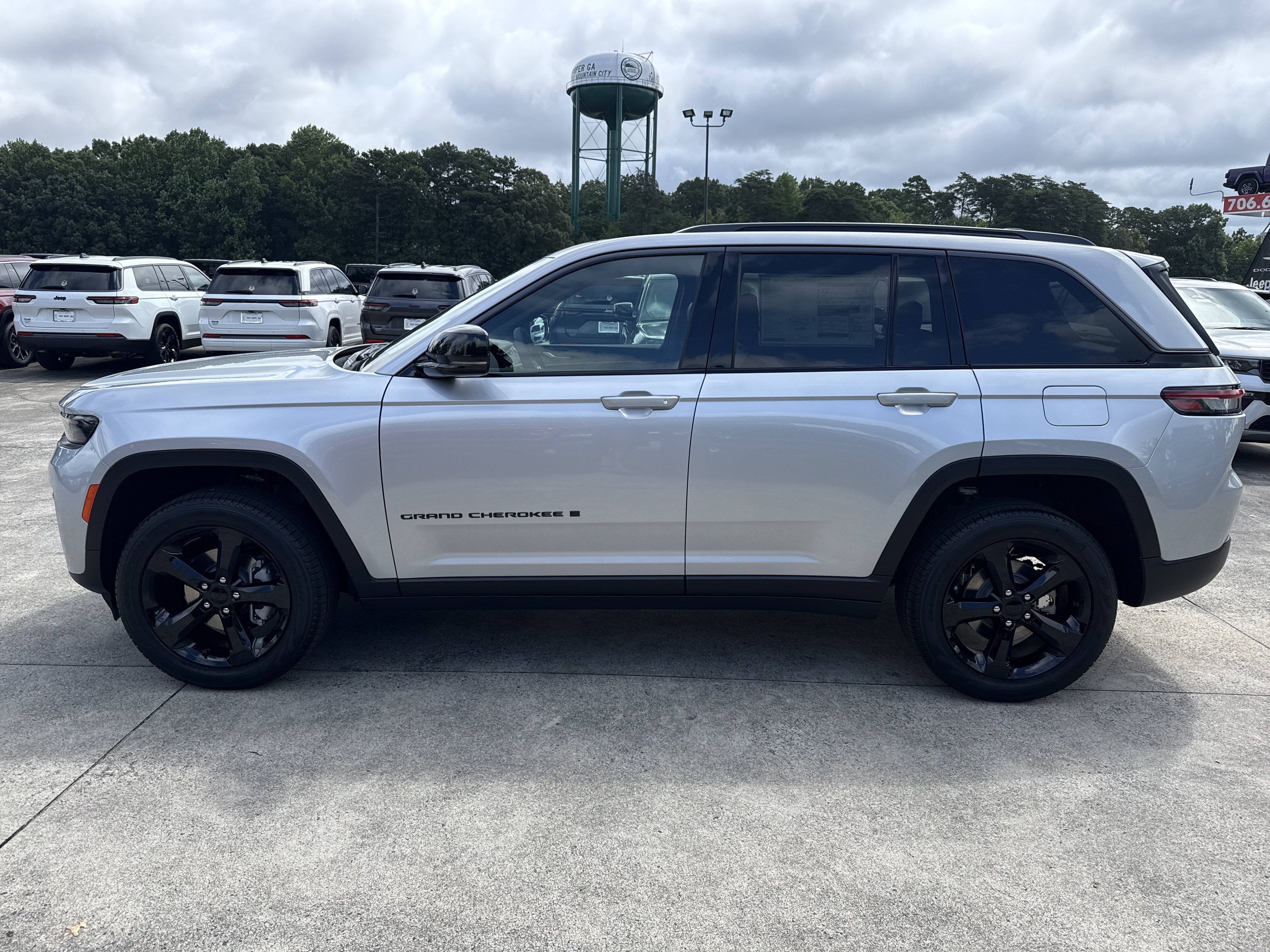 New 2026 Silver Zynith Jeep Limited image 4