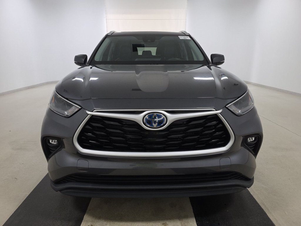 Used 2023 Toyota Highlander XLE with VIN 5TDKARAH4PS522717 for sale in Kansas City